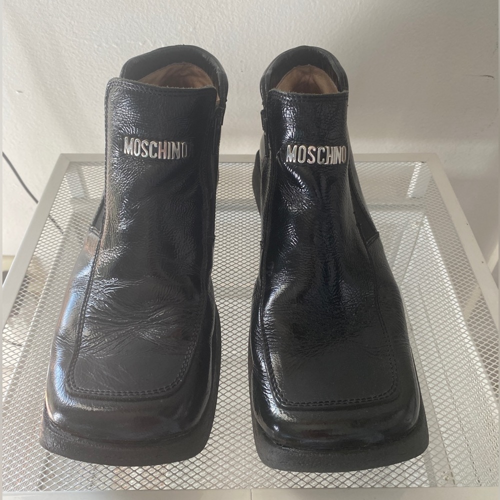 MOSCHINO square ankle boot size 37 amazing condition black leather